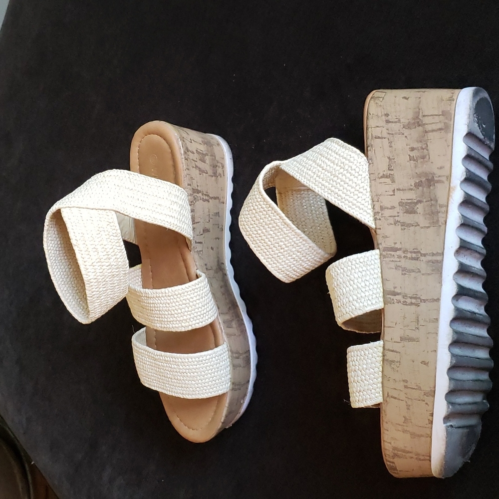 Wild Diva Platform  Sandals Size 8.5 Elastic upper - Picture 4 of 7
